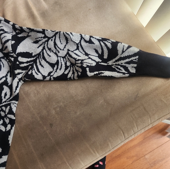 Ellen Tracy Floral Jacquard Soft Sweater - Picture 3 of 5